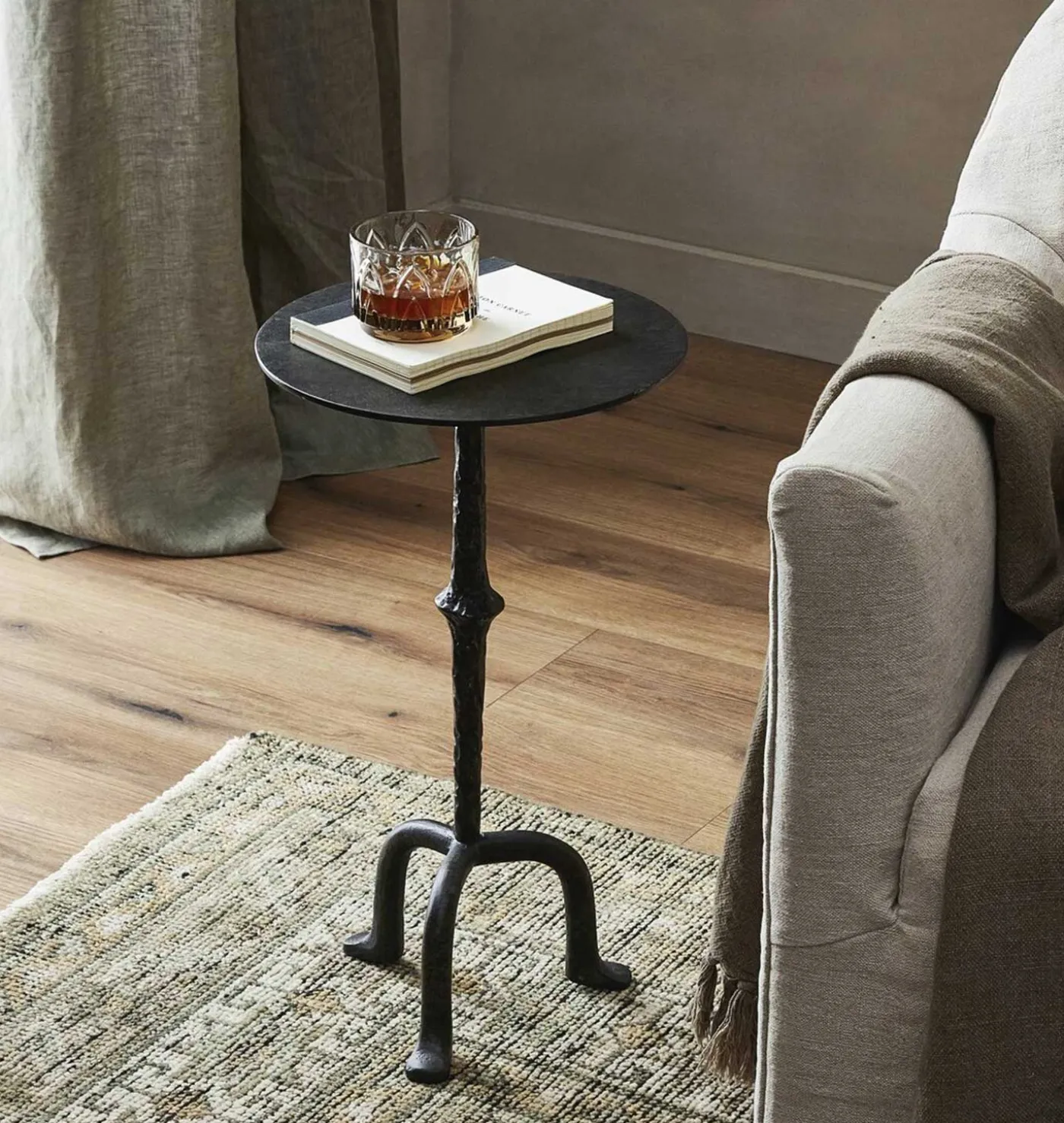 Roberto End Table