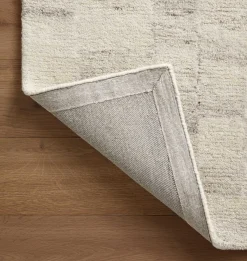 Rocky ROC-01 Ivory / Silver Area Rug