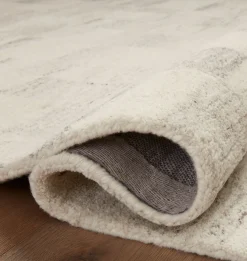 Rocky ROC-01 Ivory / Silver Area Rug