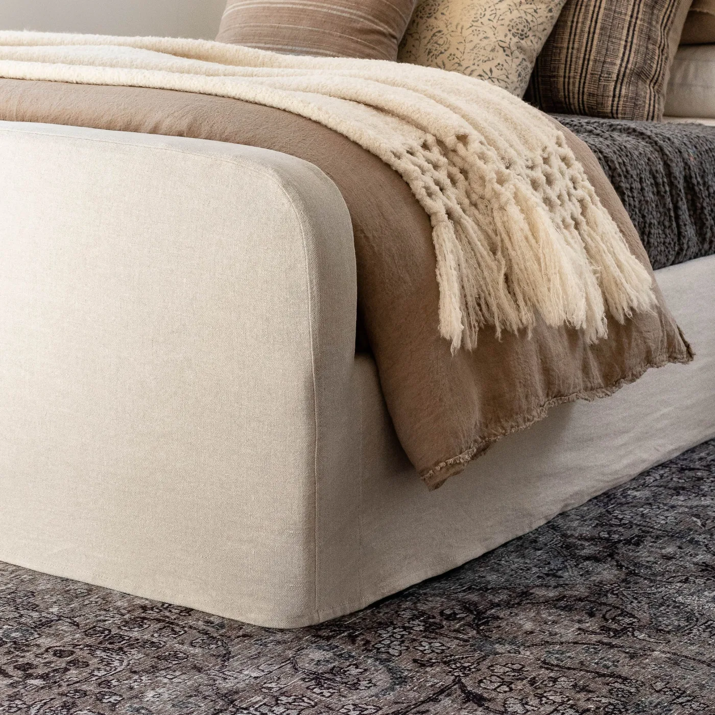 Shelby Bed with Footboard