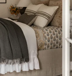 Wyndham Bed